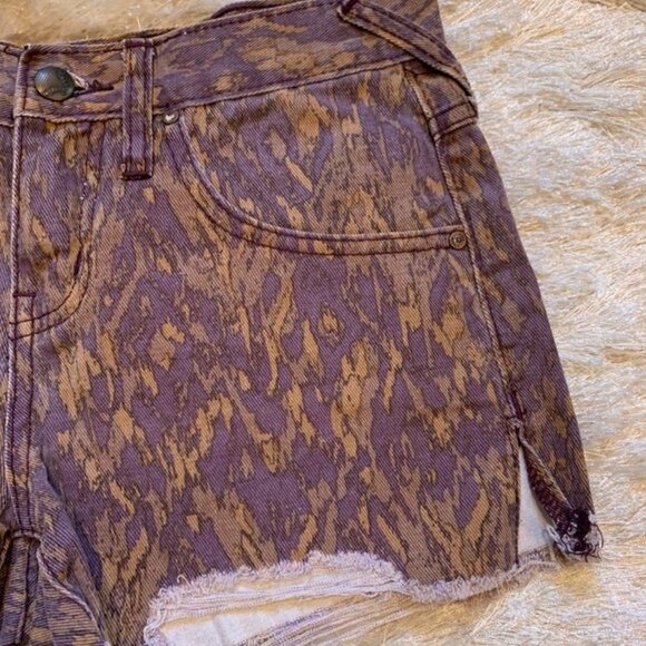 FREE PEOPLE Denim Jean Shorts 24 - Picture 5 of 6